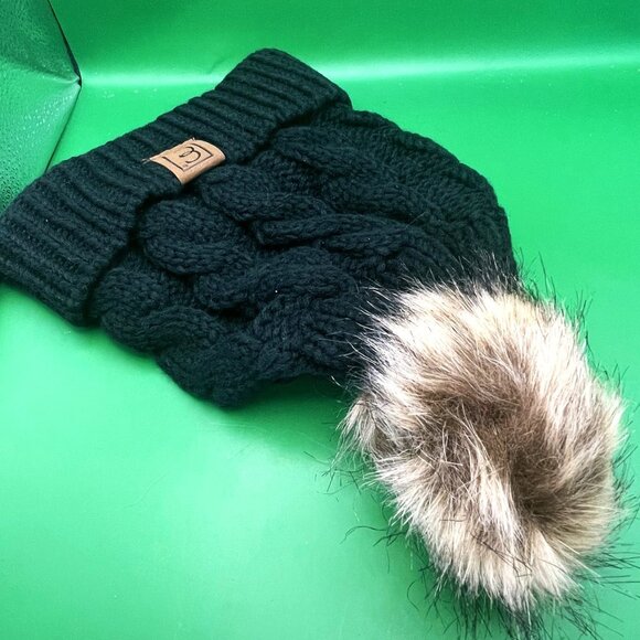 C.C. Exclusives Beanie Black Cable Knit Faux Fur Pom Pom Fall Winter Hat NWOT - Picture 9 of 10